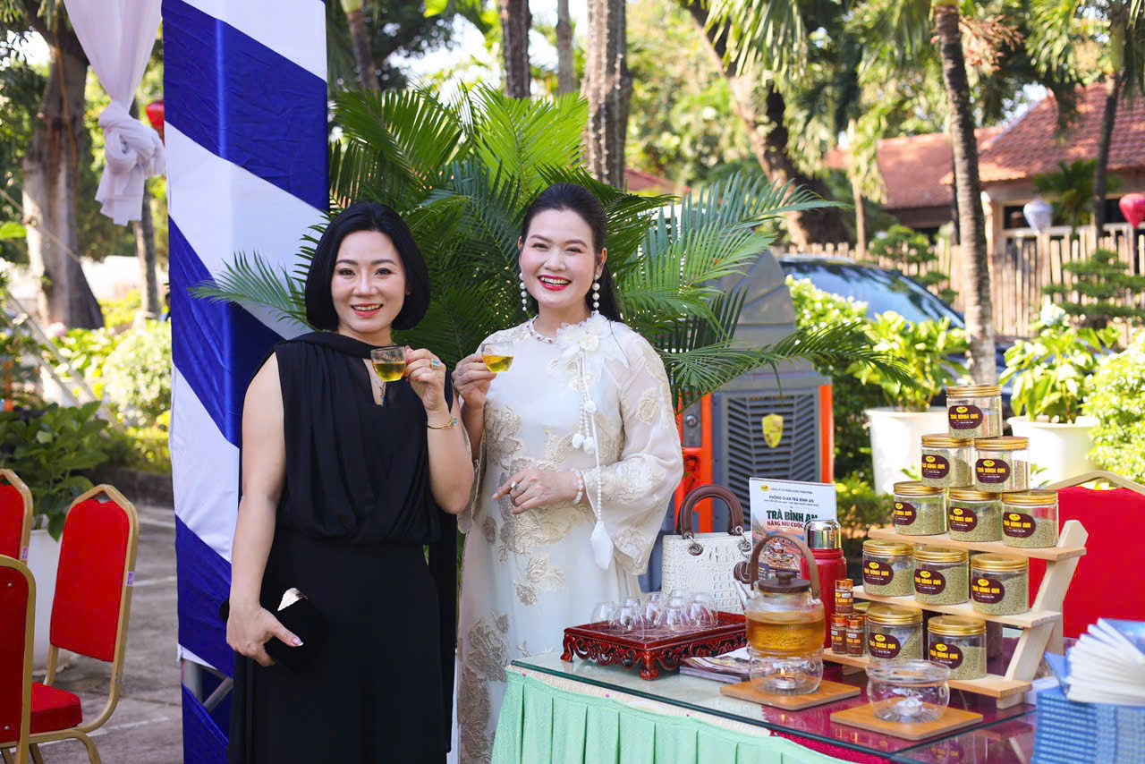 Giới thiệu Trà Bình An PQA tại hội thảo